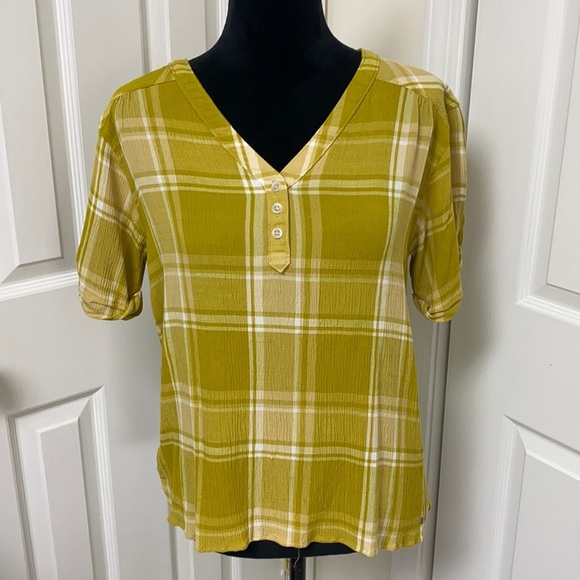 Eddie Bauer Rivierah Short-Sleeve V-Neck Top - Picture 4 of 9